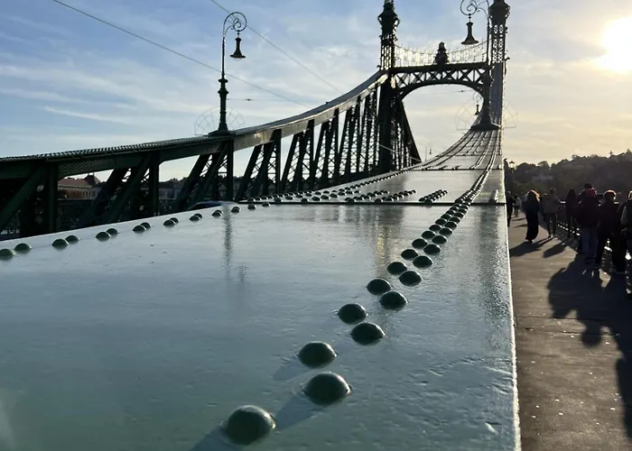 The White Star * Budapeszt