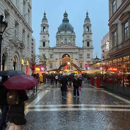 The White Star * Budapeste