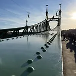 The White Star * Budapest